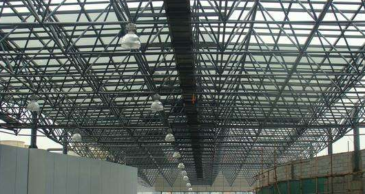 漯河听网架公司的名目师阐述其网架的季节个性